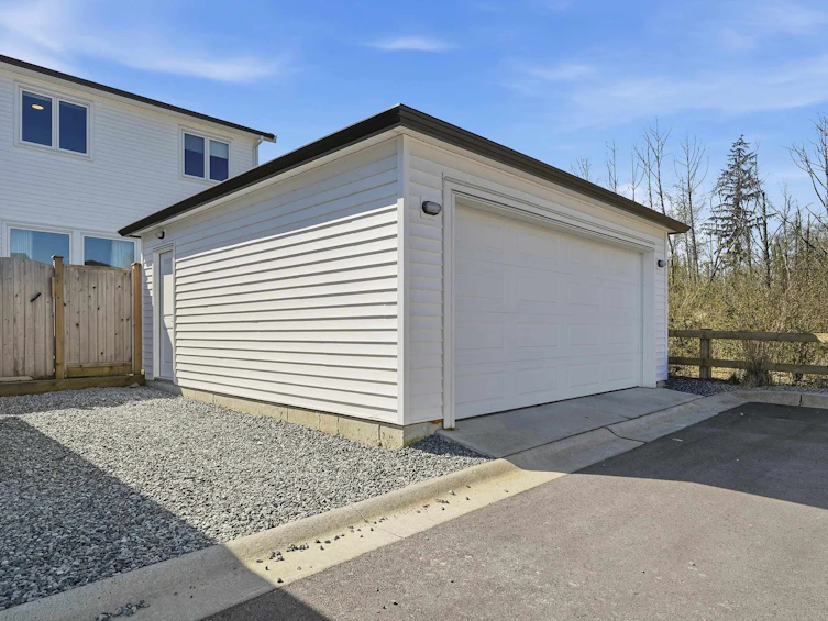 19619 75 Avenue, Langley, BC, V2Y 3R9 - 40