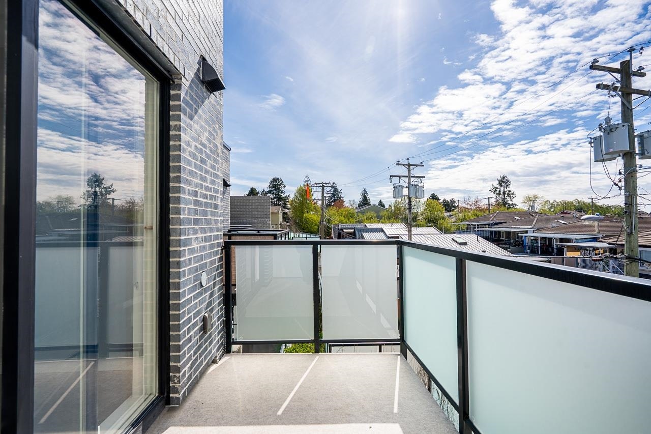 304-3050 Kingsway, Vancouver, BC, V5R 5J7 - 17