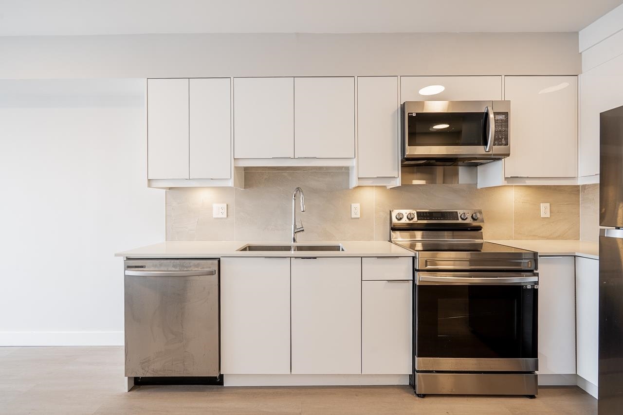 304-3050 Kingsway - 4