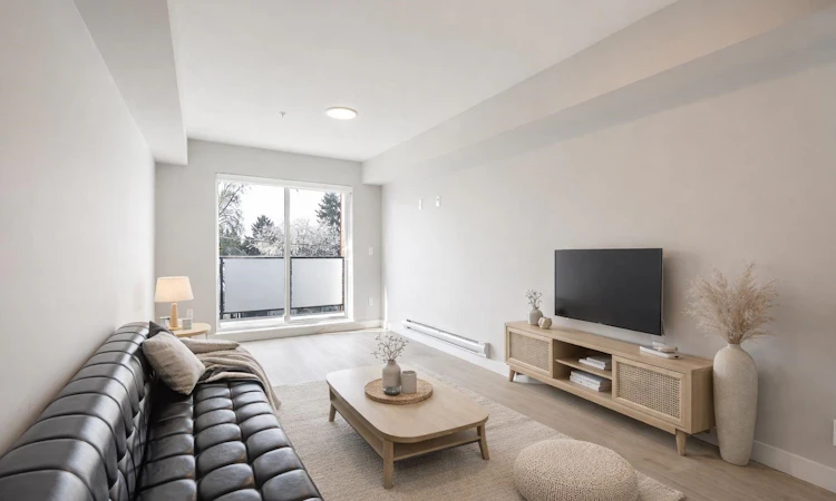304-3050 Kingsway