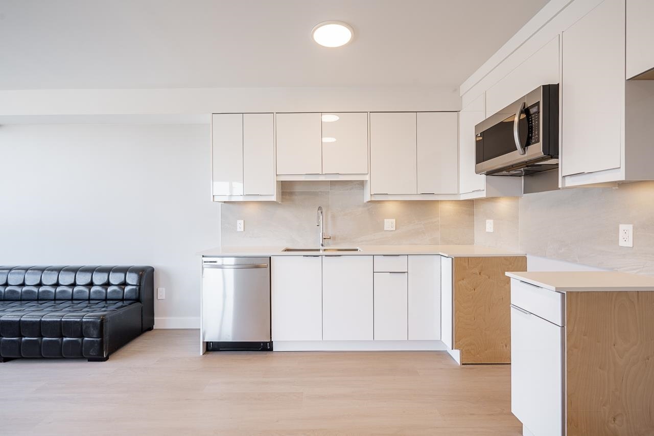 307-3050 Kingsway, Vancouver, BC, V5R 5J7 - 14