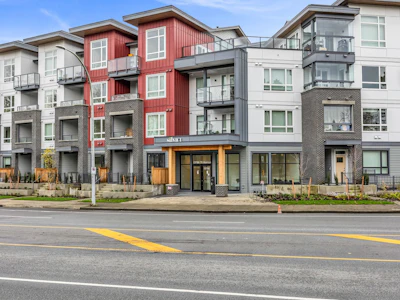 325-13788 76 Avenue - 2