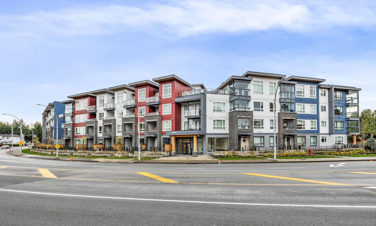325-13788 76 Avenue