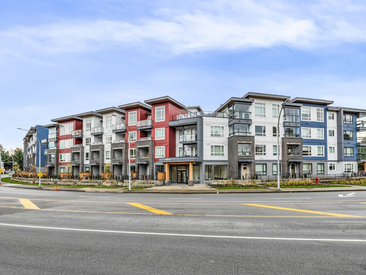 325-13788 76 Avenue, Surrey, BC, V3W 3V9