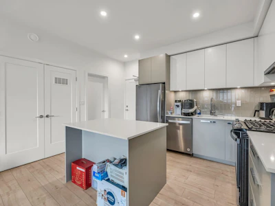 325-13788 76 Avenue - 5