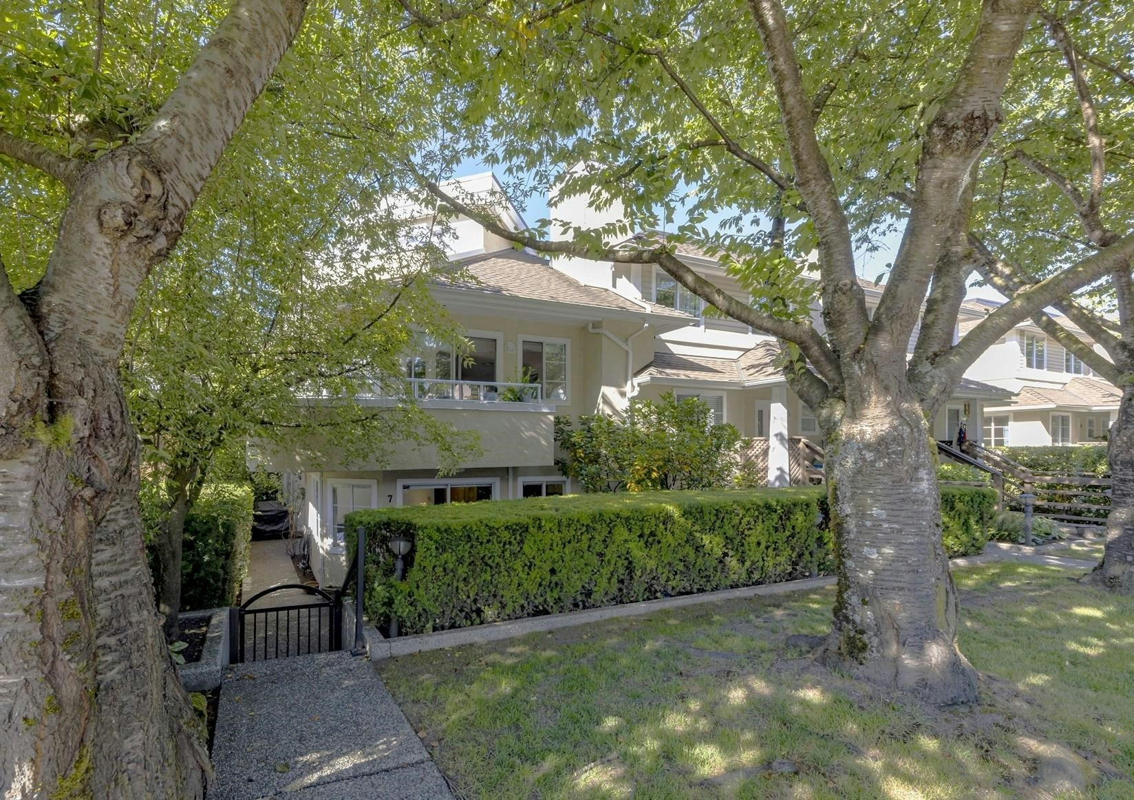 7-249 E 4th Street, North Vancouver, BC, V7L 1J1