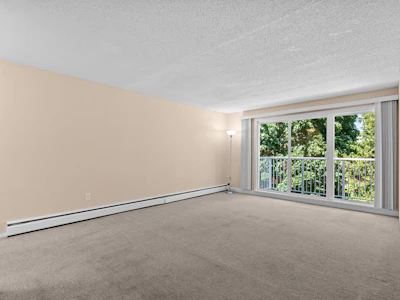 304-7200 Lindsay Road - 4