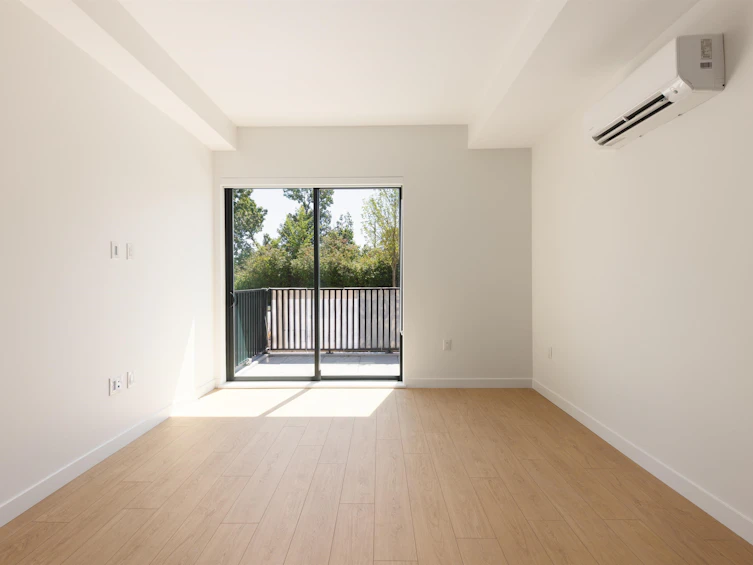 2407 N Grandview Highway, Vancouver, BC, V5M 2E1 - 21