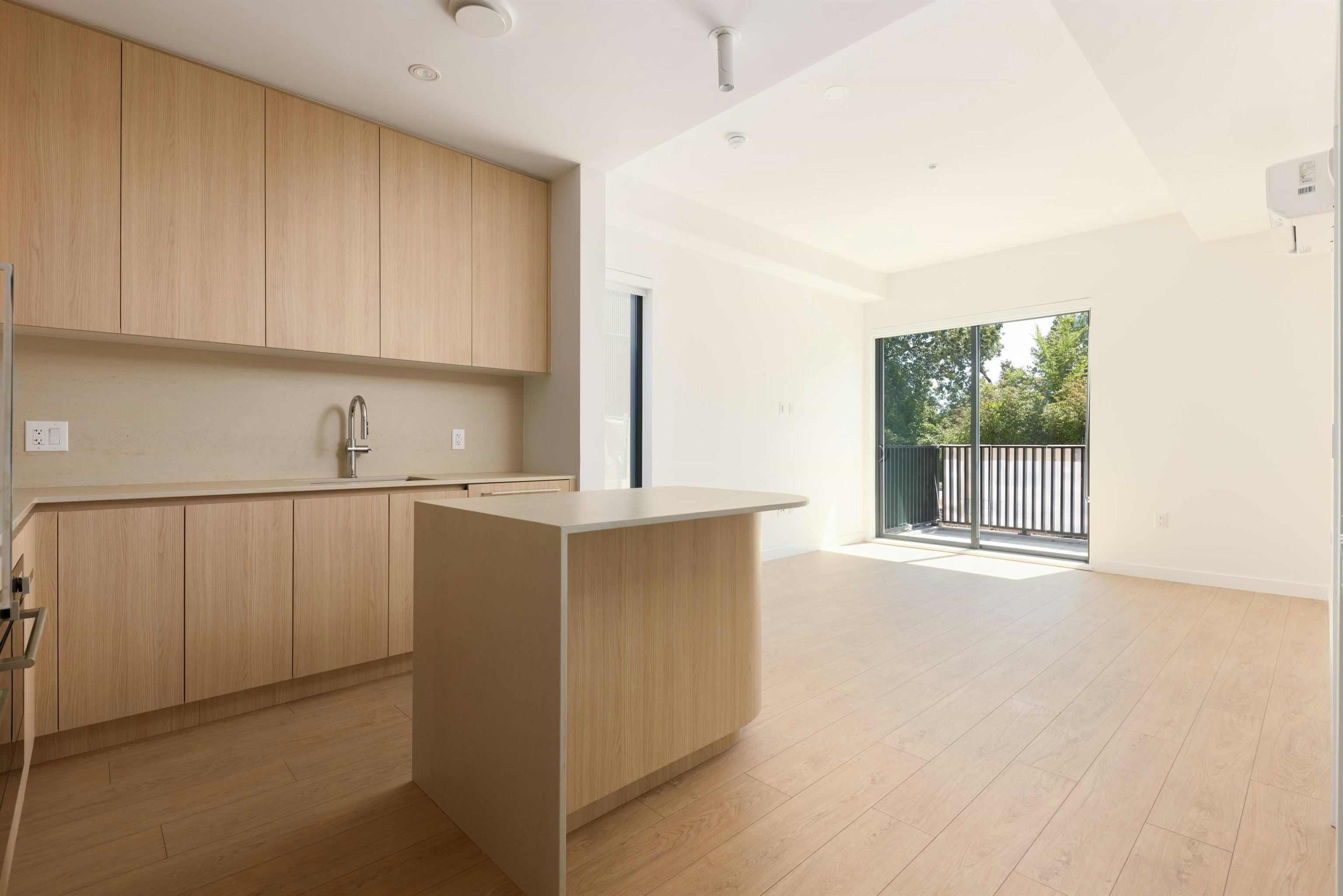 2407 N Grandview Highway, Vancouver, BC, V5M 2E1 - 9