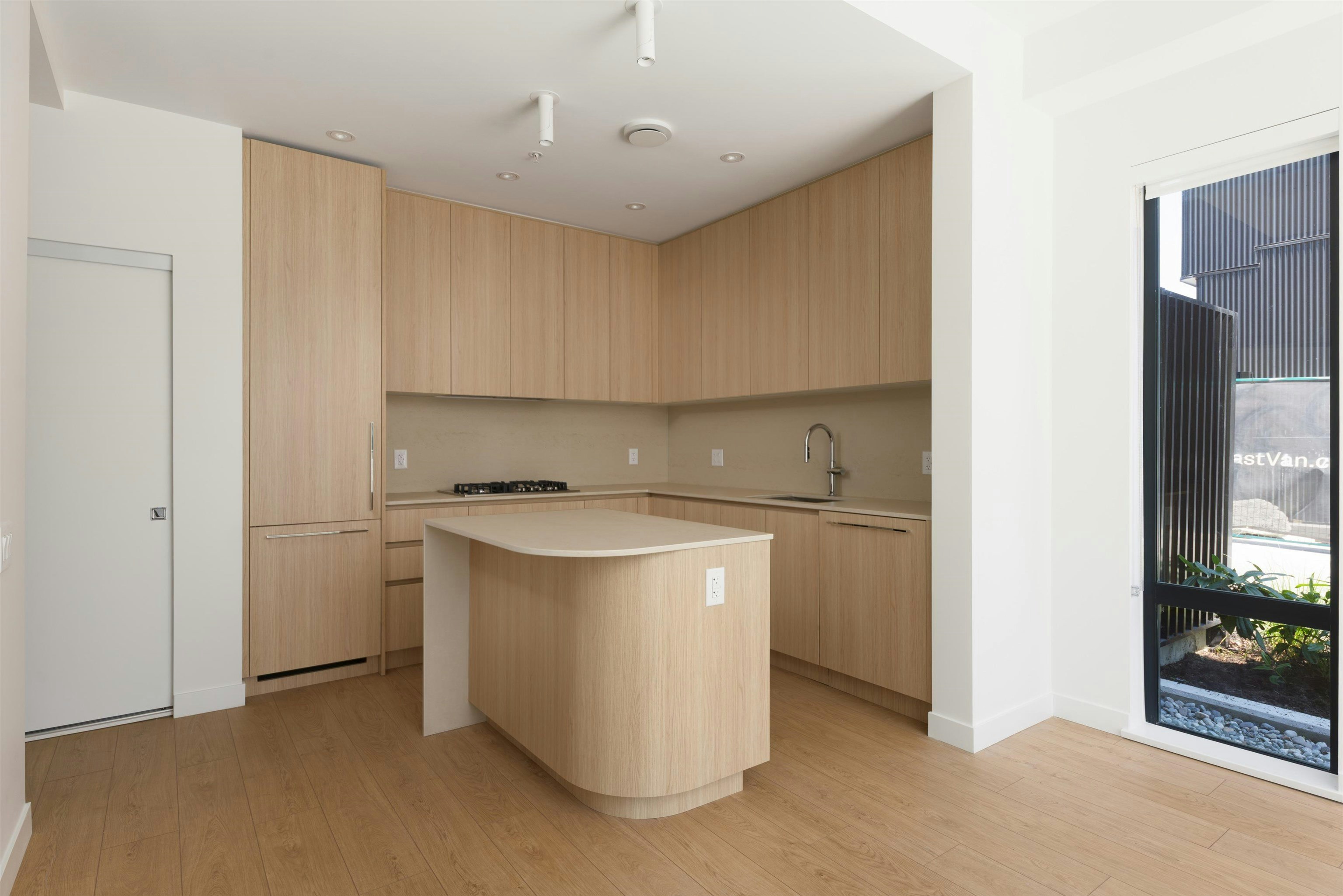 2407 N Grandview Highway, Vancouver, BC, V5M 2E1 - 12