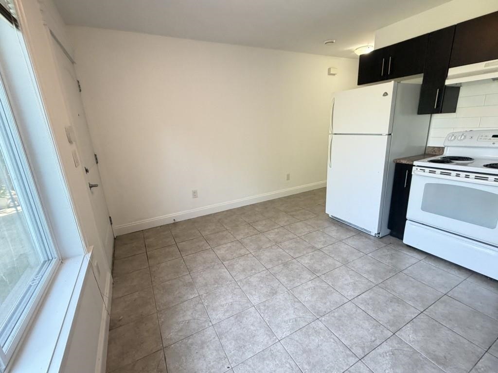 Basement (West)-2629 Pandora Street, Vancouver, BC, V5K 1V9 - 5