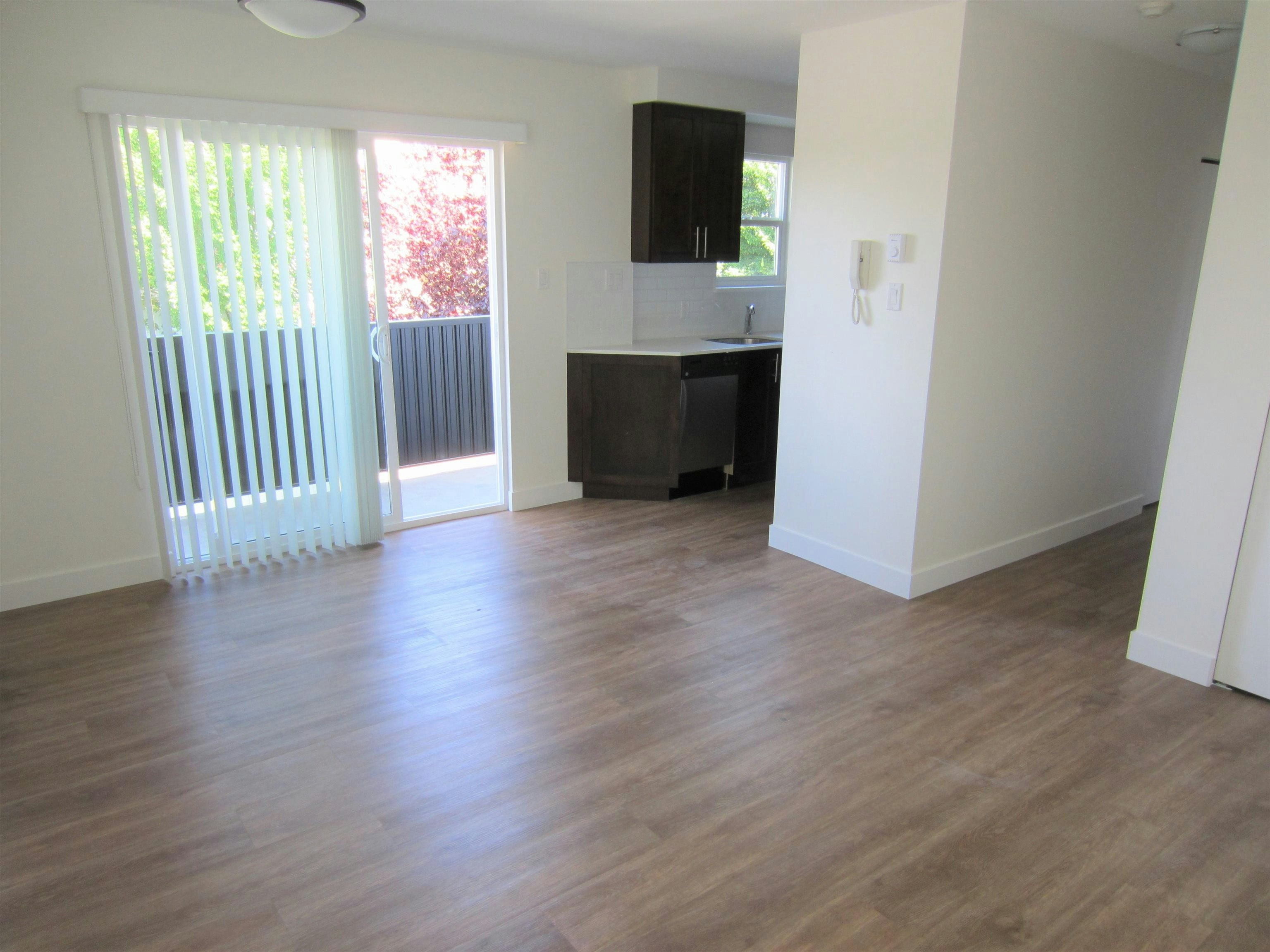1986 Woodland Drive, Vancouver, BC, V5N 3N8 - 2