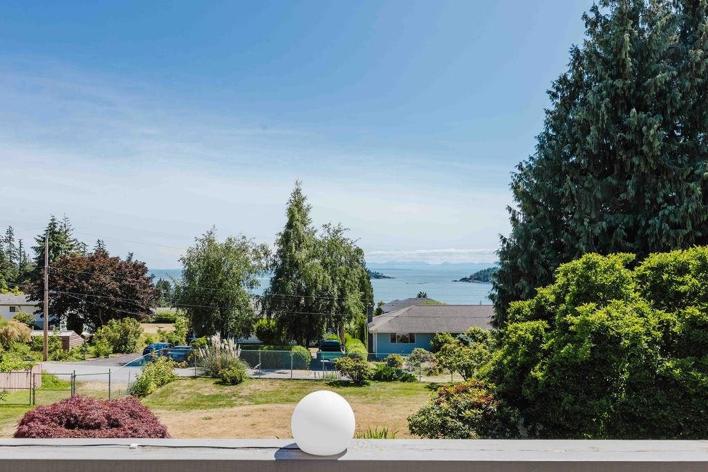 6505 Meier Road, Sechelt, BC, V7Z 0S8