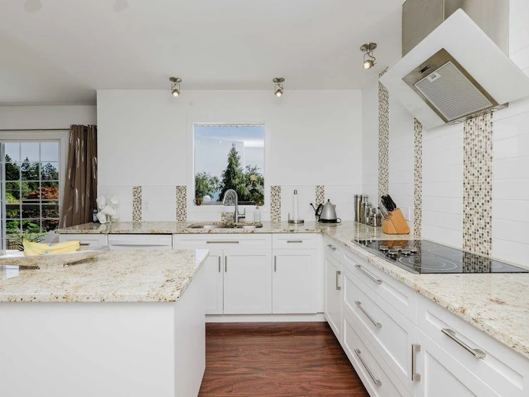 6505 Meier Road, Sechelt, BC, V7Z 0S8 - 14