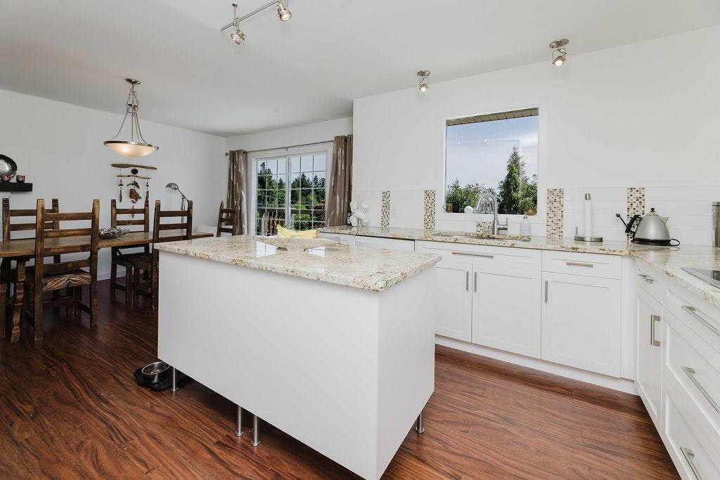 6505 Meier Road, Sechelt, BC, V7Z 0S8 - 12