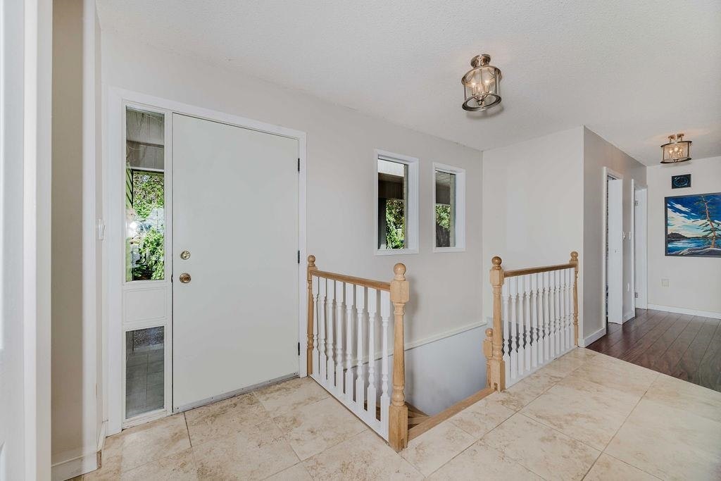 6505 Meier Road, Sechelt, BC, V7Z 0S8 - 6