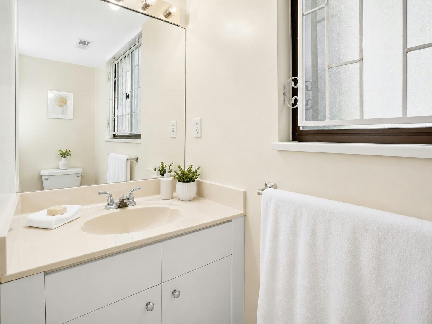 2940 Dresden Way, North Vancouver, BC, V7H 1P6 - 13