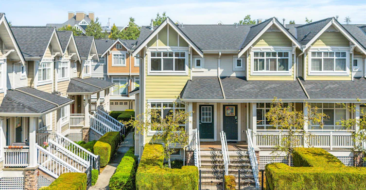 3265 Clermont Mews, Vancouver, BC, V5S 4X3