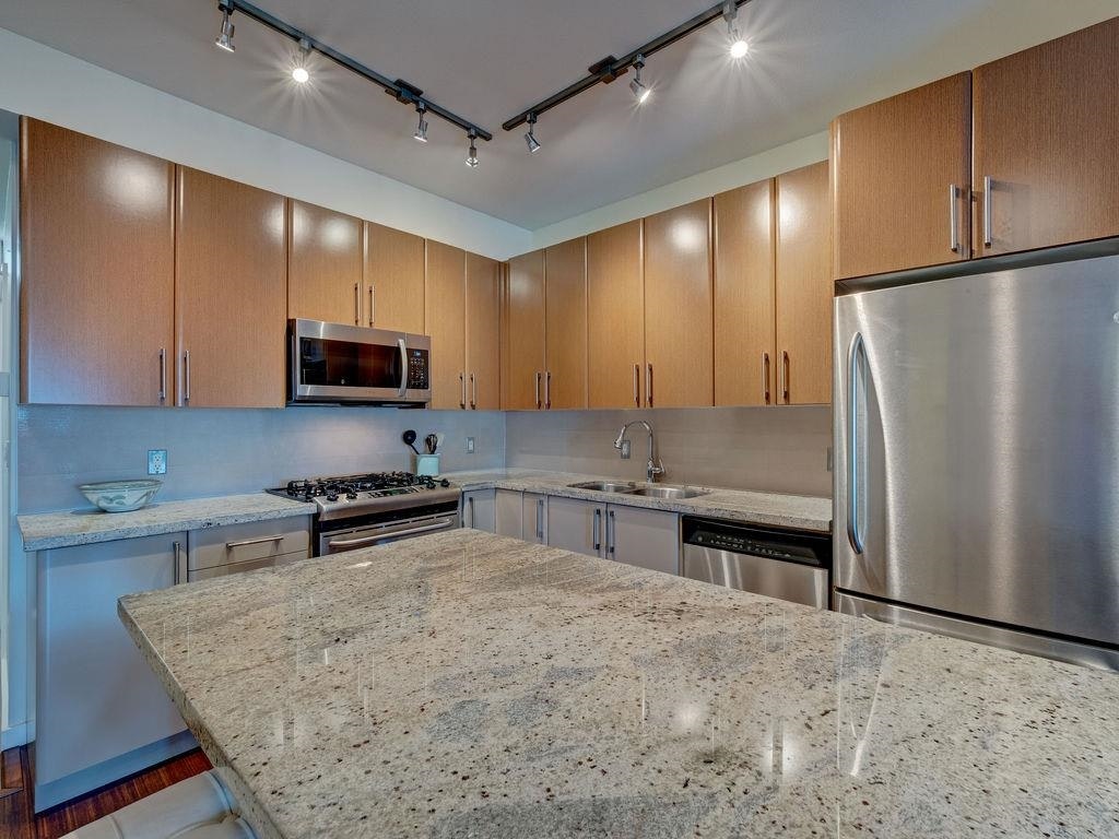 105-5160 Davis Bay Road - 4