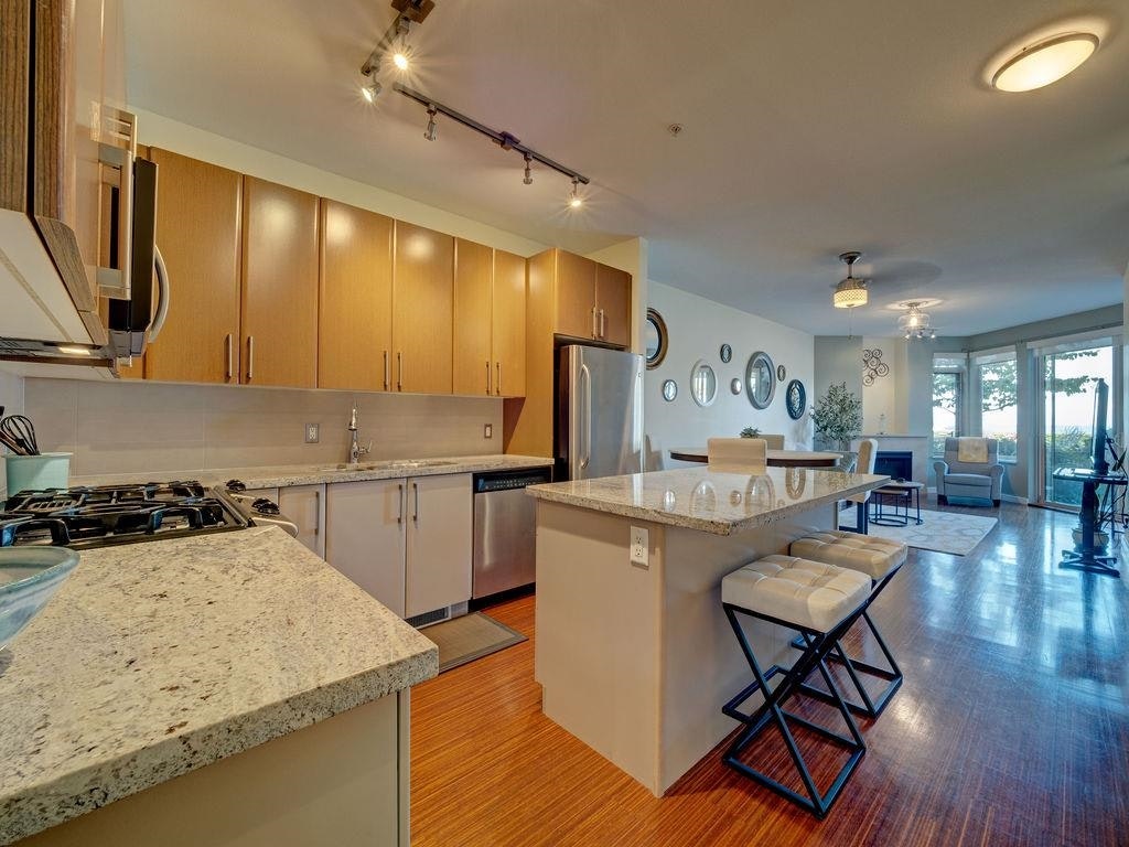 105-5160 Davis Bay Road - 3