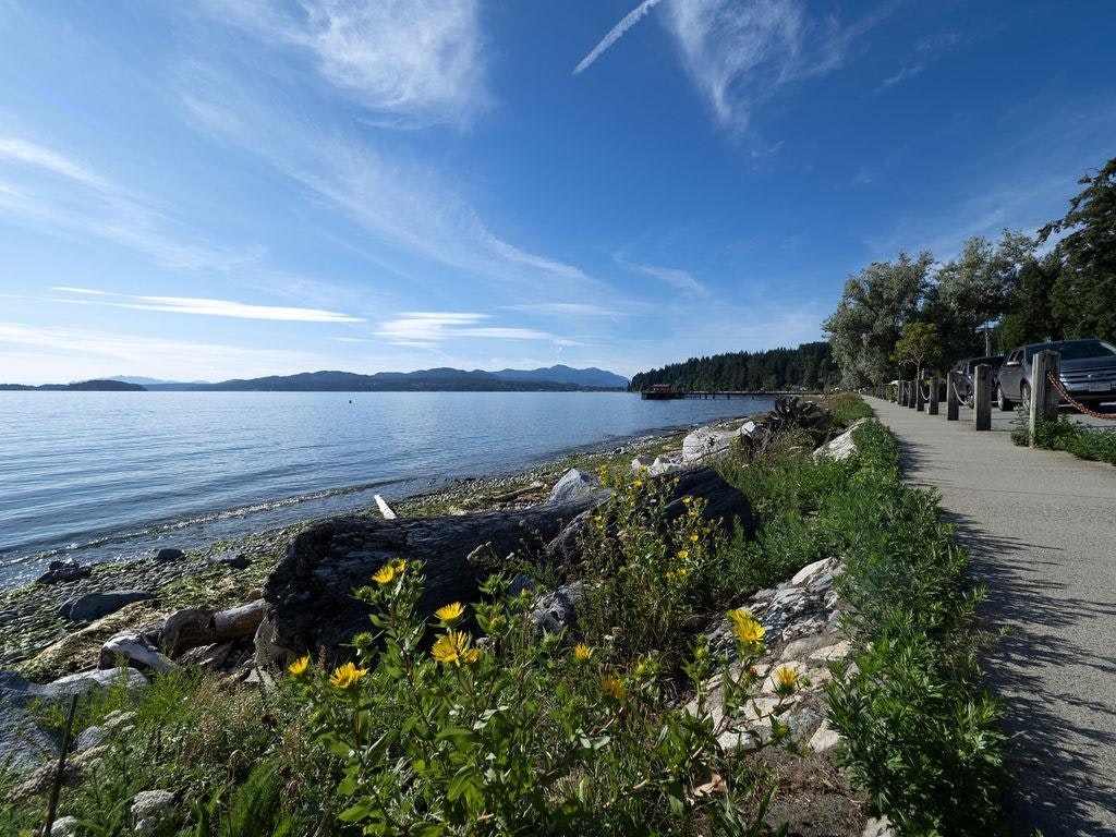 105-5160 Davis Bay Road, Sechelt, BC, V7Z 0H3