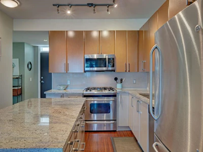 105-5160 Davis Bay Road - 5