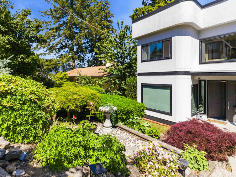 212 N Sea Avenue, Burnaby, BC, V5B 1K5 - 2
