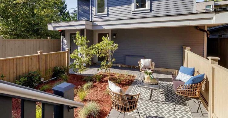 1417 E 10 Avenue, Vancouver, BC, V6N 2N7 - 2