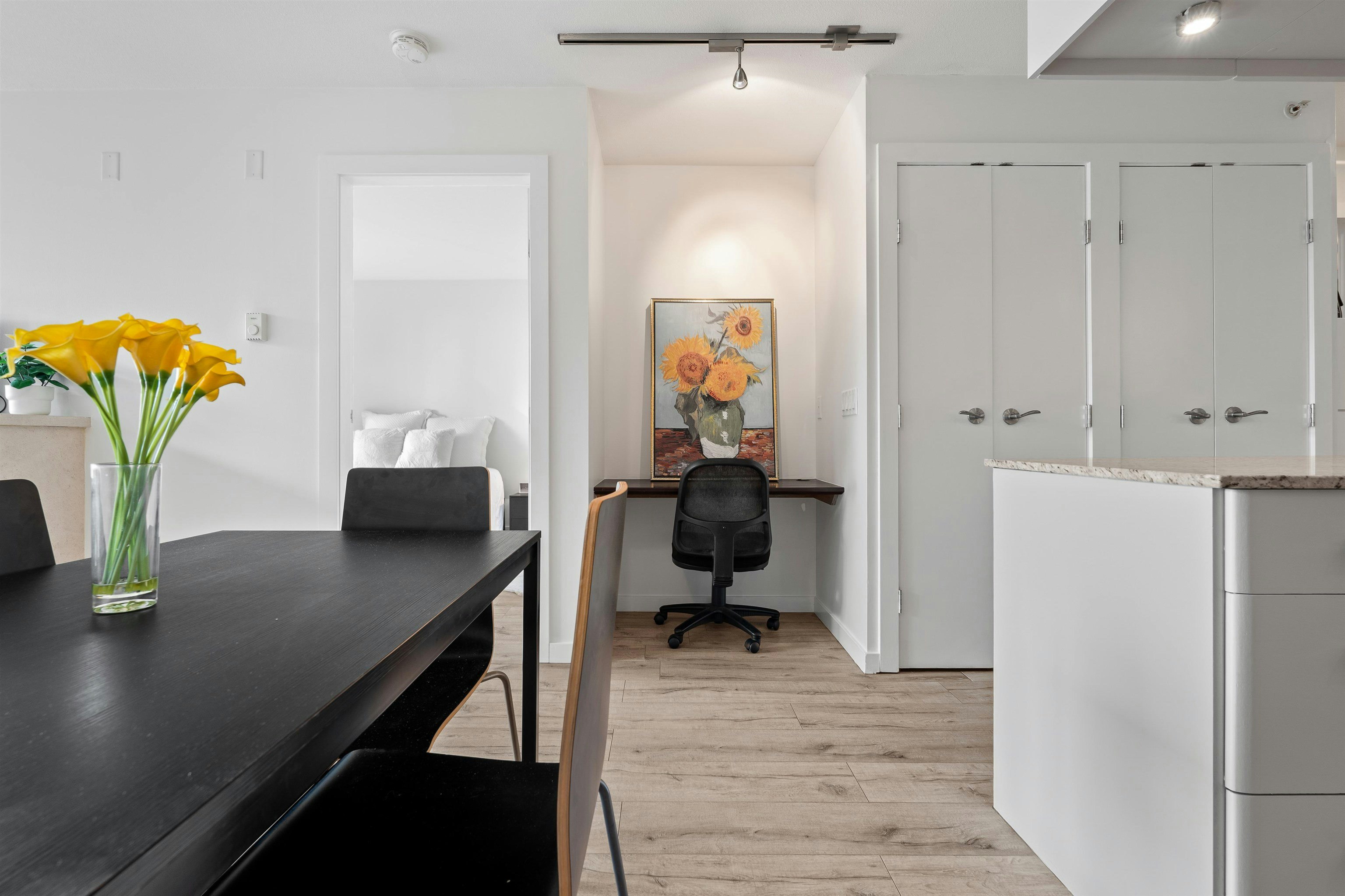 306-683 W Victoria Park, North Vancouver, BC, V7M 0A2