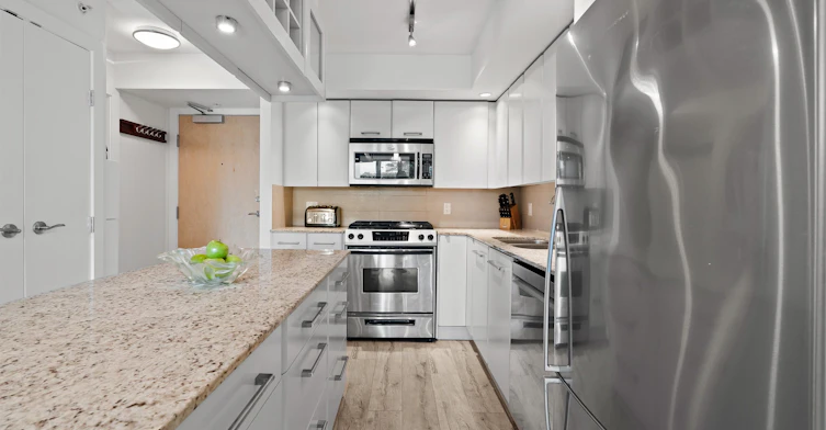 306-683 W Victoria Park, North Vancouver, BC, V7M 0A2 - 12