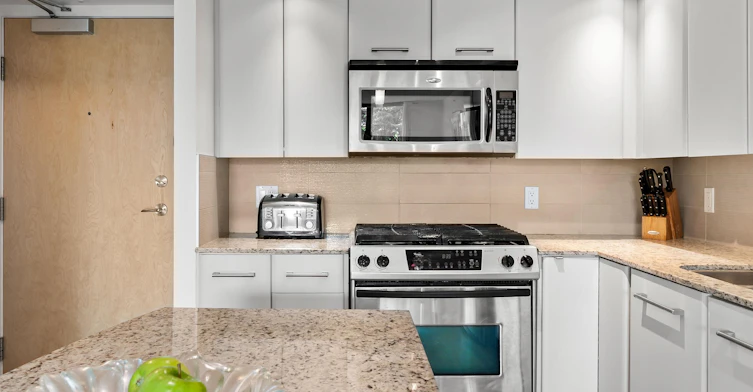 306-683 W Victoria Park, North Vancouver, BC, V7M 0A2 - 10