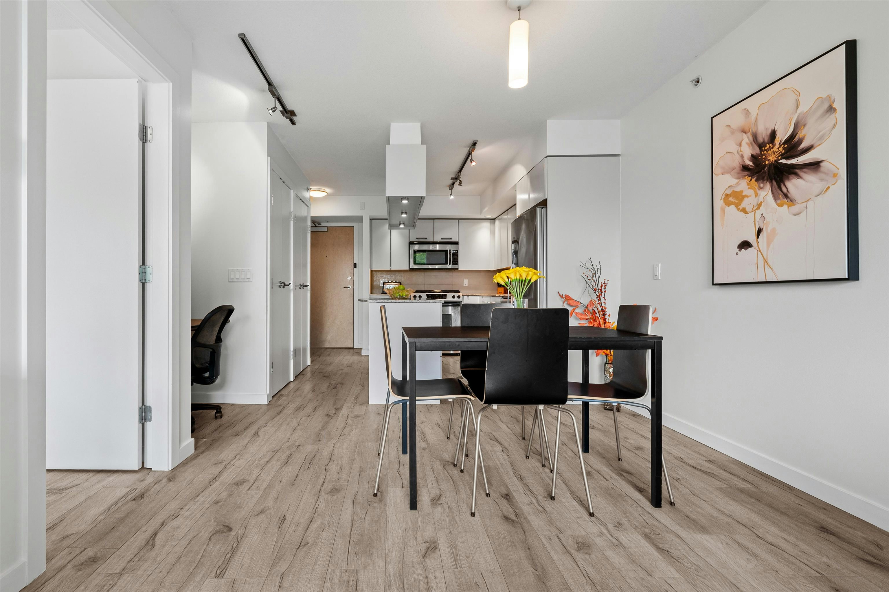 306-683 W Victoria Park, North Vancouver, BC, V7M 0A2 - 15