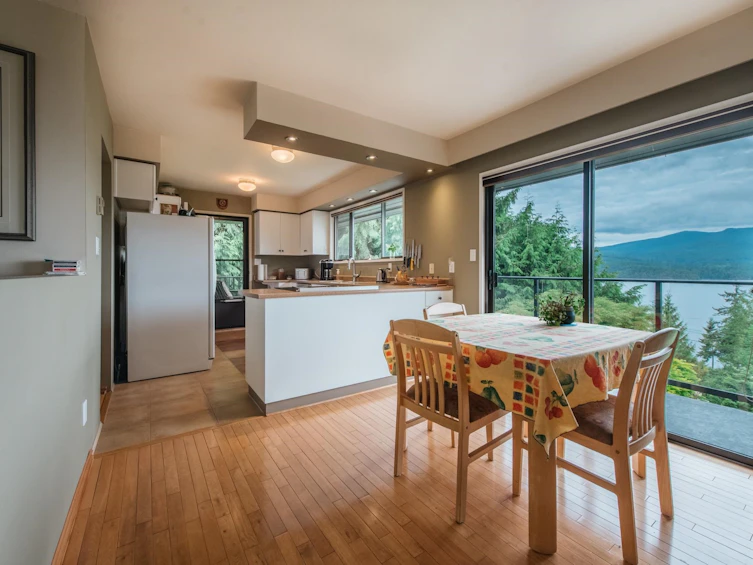 6950 Porpoise Drive, Sechelt, BC, V7Z 0C8 - 7