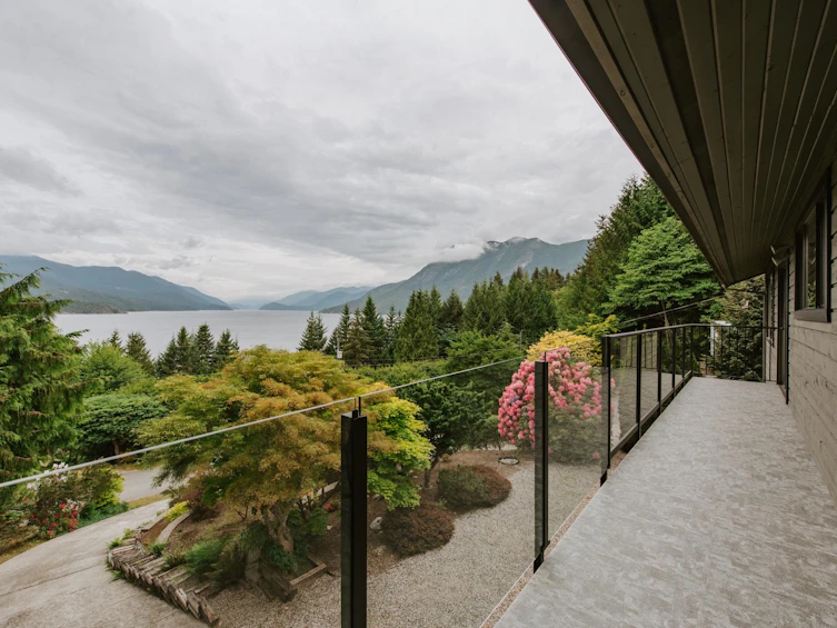 6950 Porpoise Drive, Sechelt, BC, V7Z 0C8 - 2