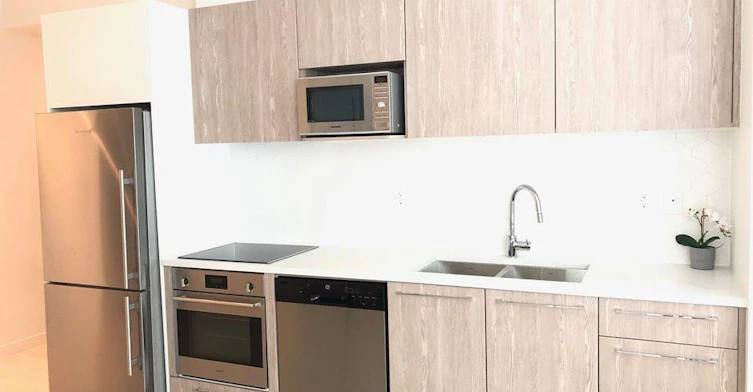202-691 North Road, Burnaby, BC, V3J 0H9 - 2