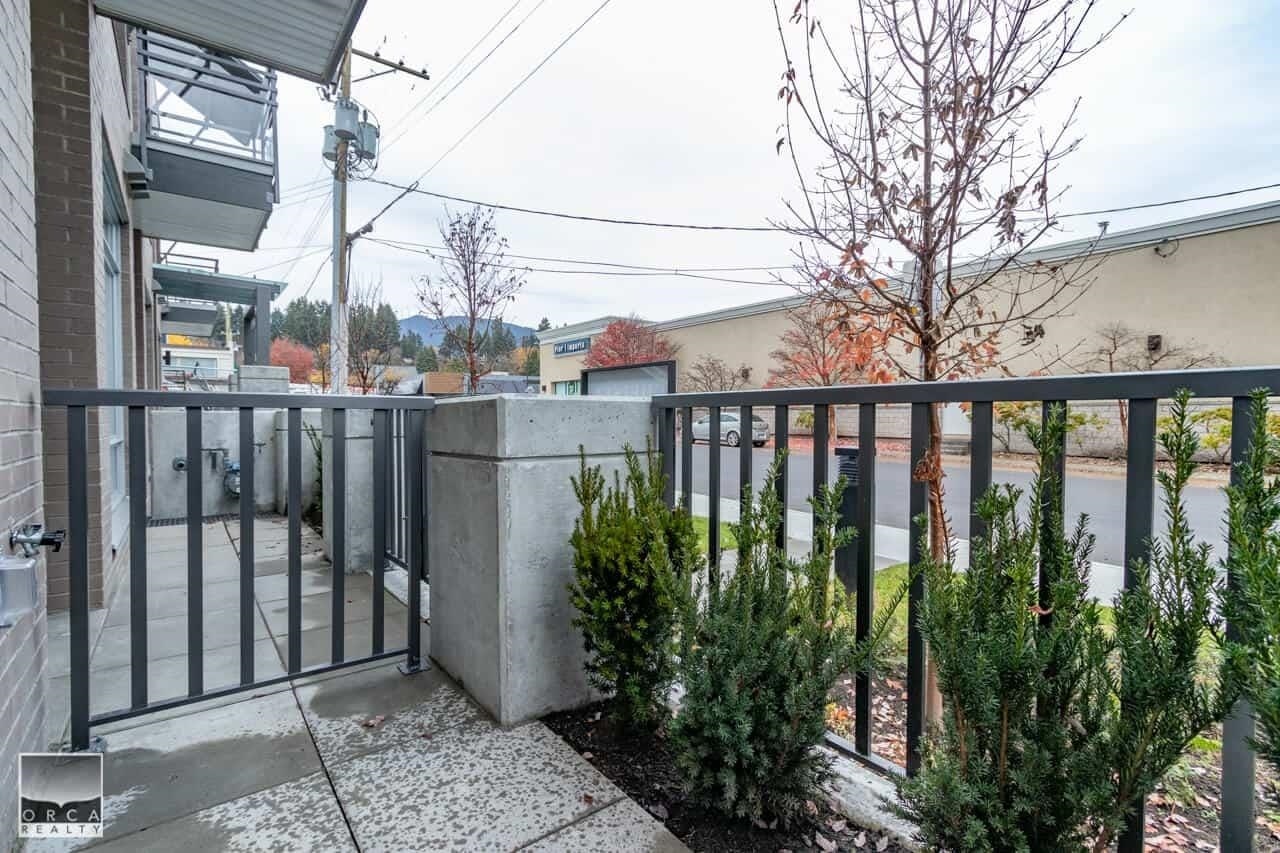 102-1591 Bowser Avenue, North Vancouver, BC, V7P 1Z4 - 6