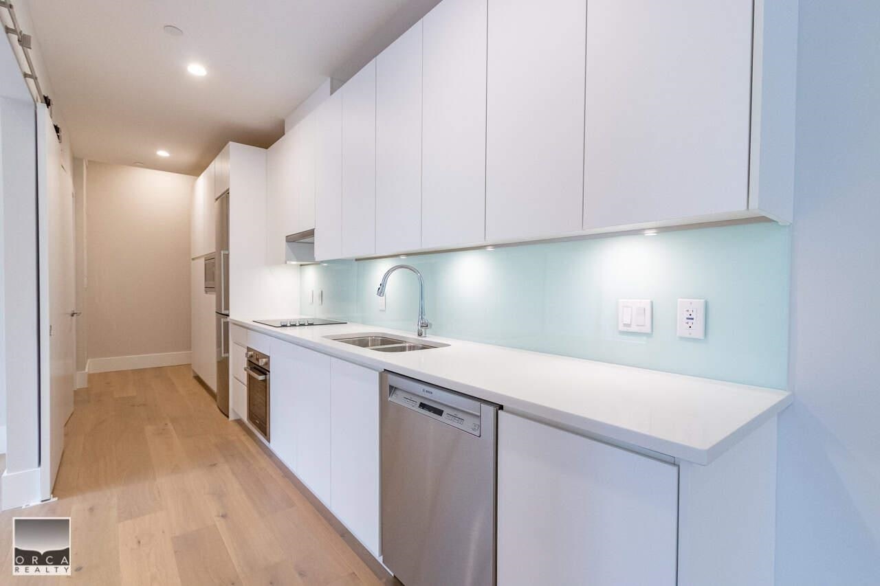 102-1591 Bowser Avenue, North Vancouver, BC, V7P 1Z4 - 10