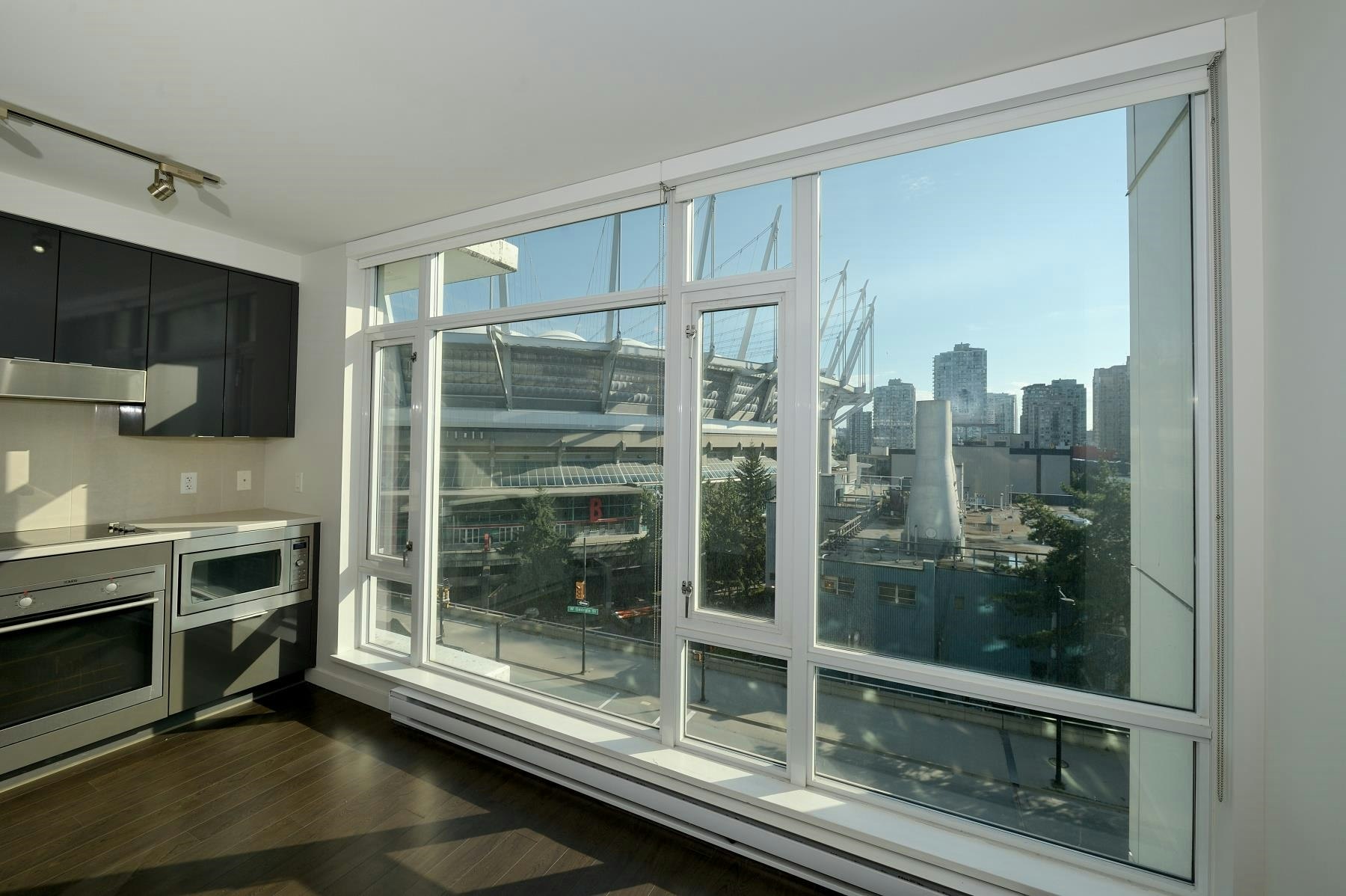705-161 W Georgia Street, Vancouver, BC, V6B 0K9 - 4
