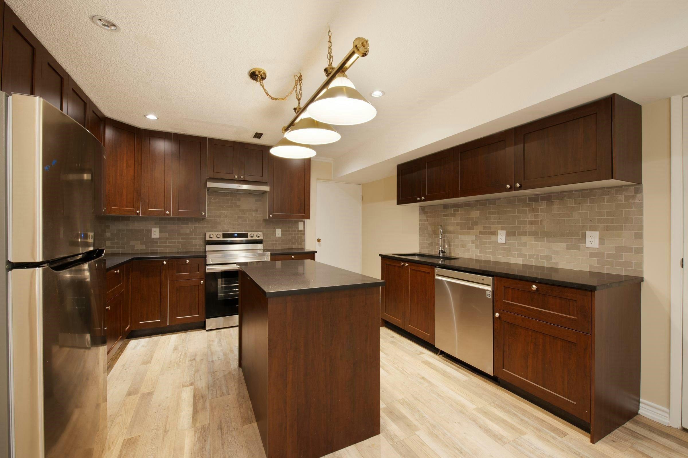 GROUND-4437 Atlee Avenue, Burnaby, BC, V5G 3R7 - 3