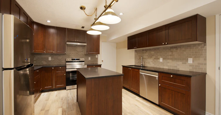 GROUND-4437 Atlee Avenue, Burnaby, BC, V5G 3R7 - 3
