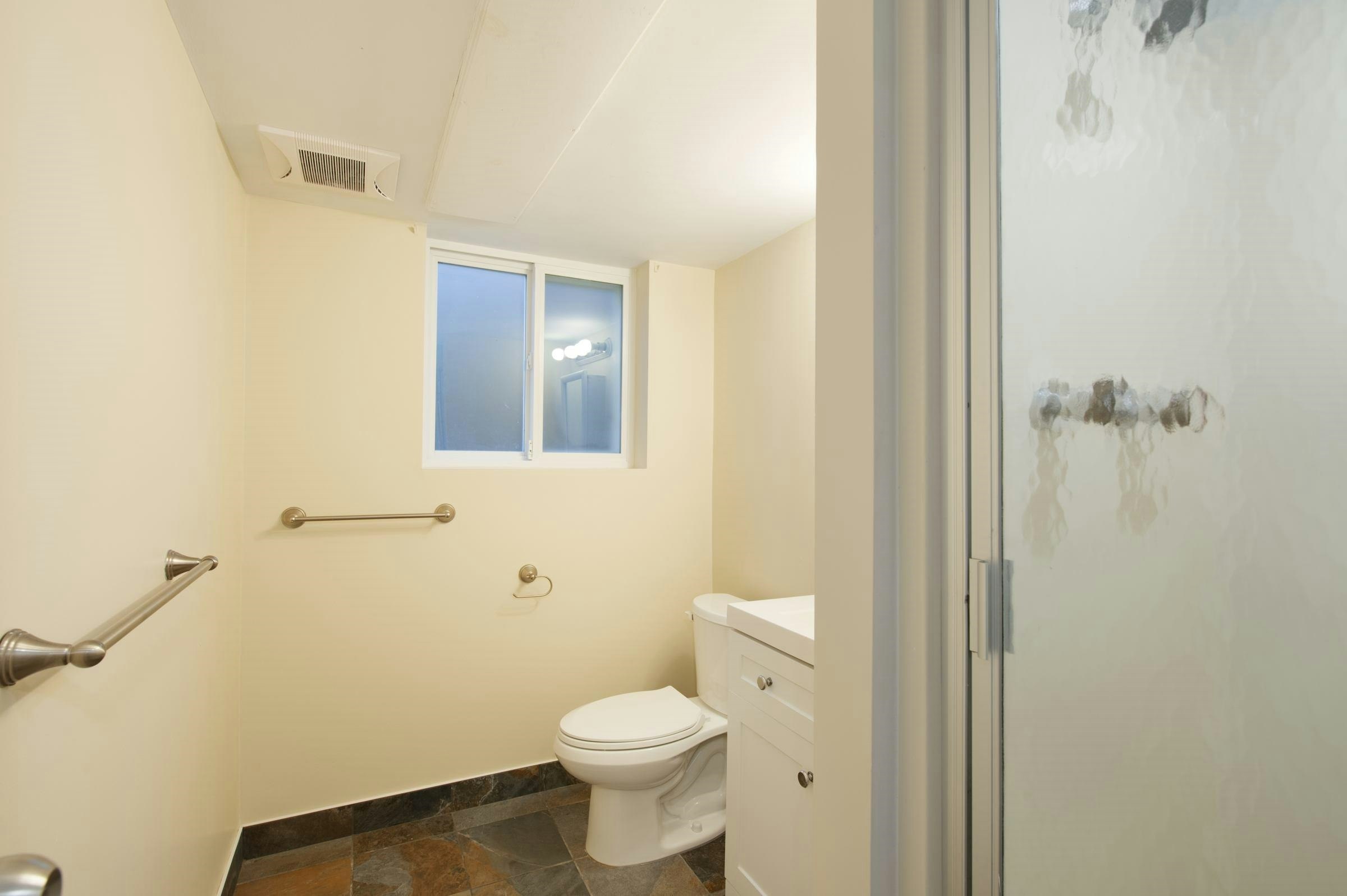 GROUND-4437 Atlee Avenue, Burnaby, BC, V5G 3R7 - 9