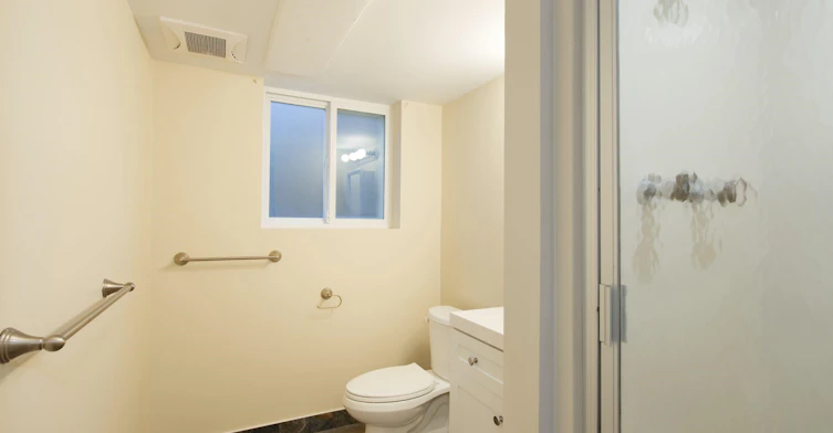 GROUND-4437 Atlee Avenue, Burnaby, BC, V5G 3R7 - 9