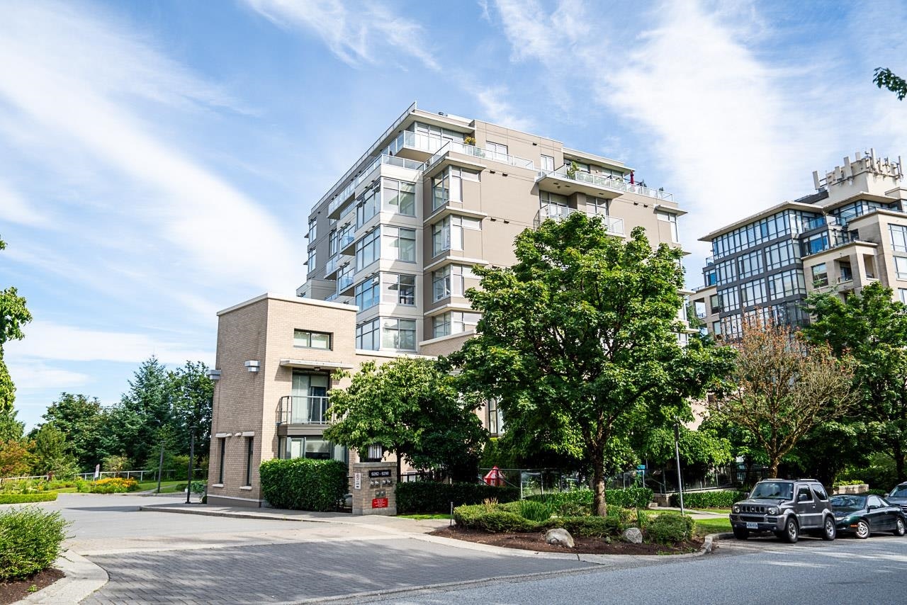 501-9298 University Crescent, Burnaby, BC, V5A 4X8