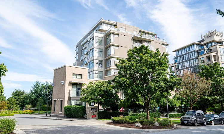 501-9298 University Crescent