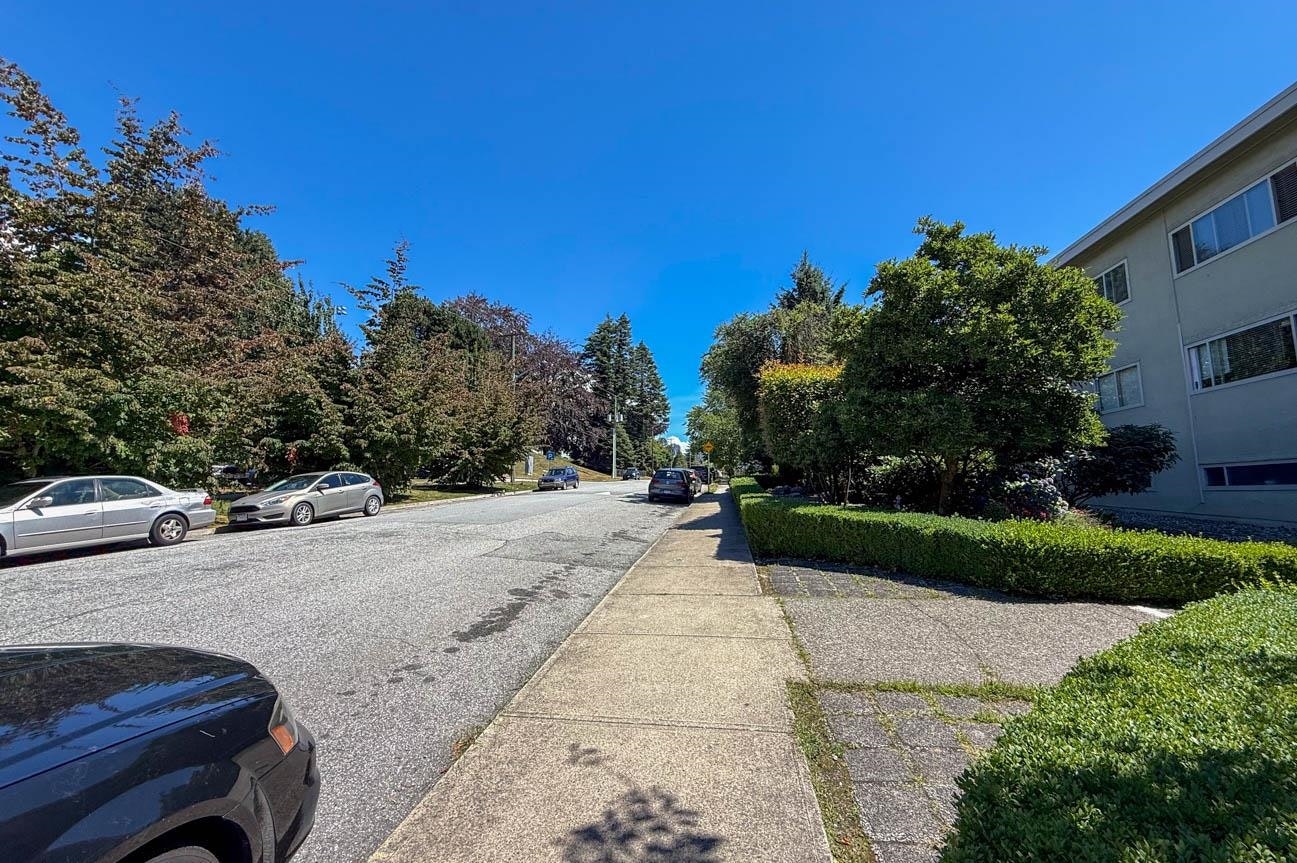 102-461 16th West Street, North Vancouver, BC, V7M 1V1 - 3