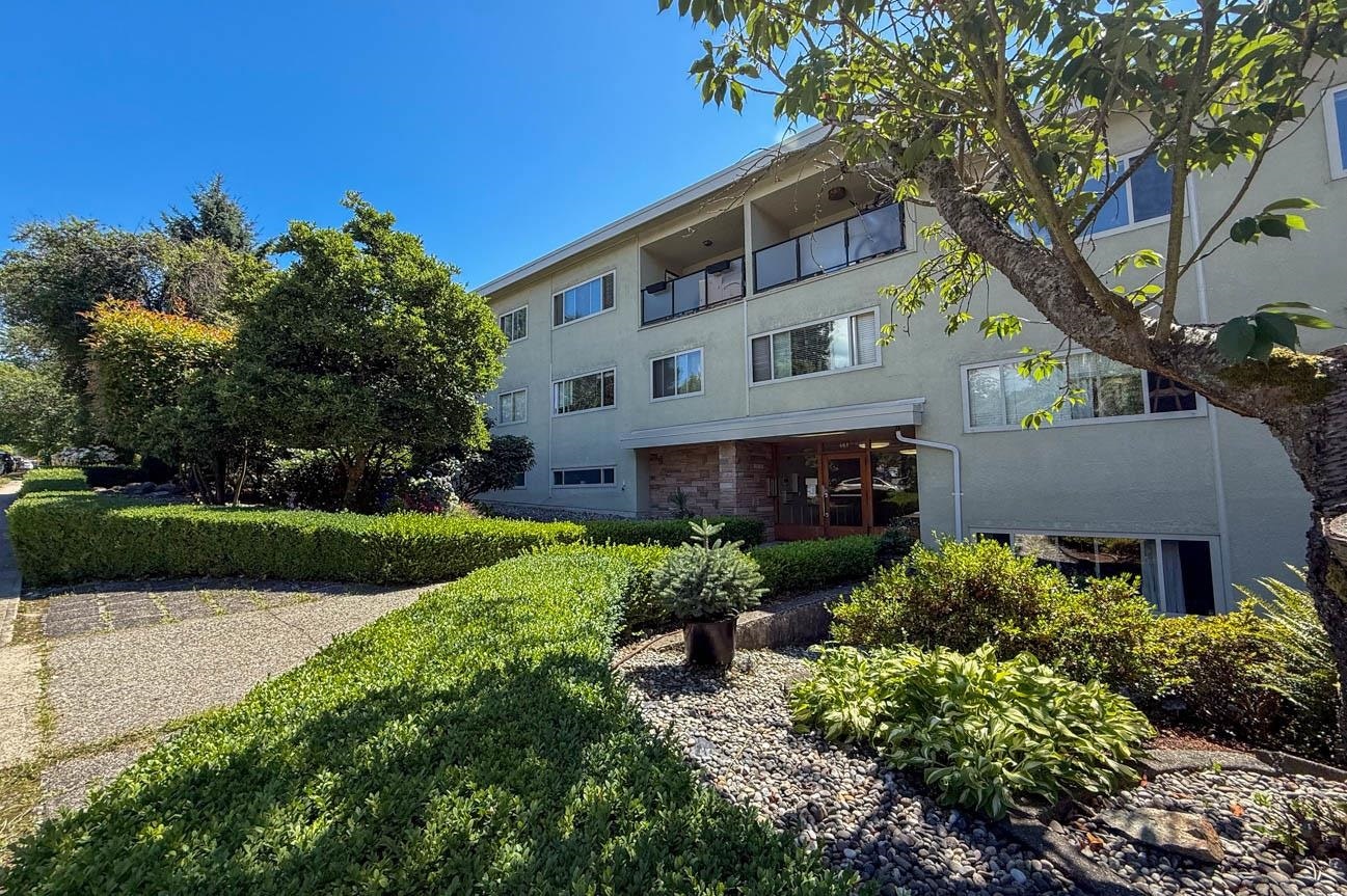 102-461 16th West Street, North Vancouver, BC, V7M 1V1 - 2
