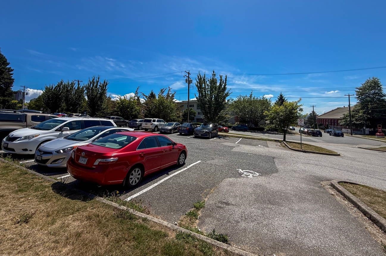 102-461 16th West Street, North Vancouver, BC, V7M 1V1 - 6