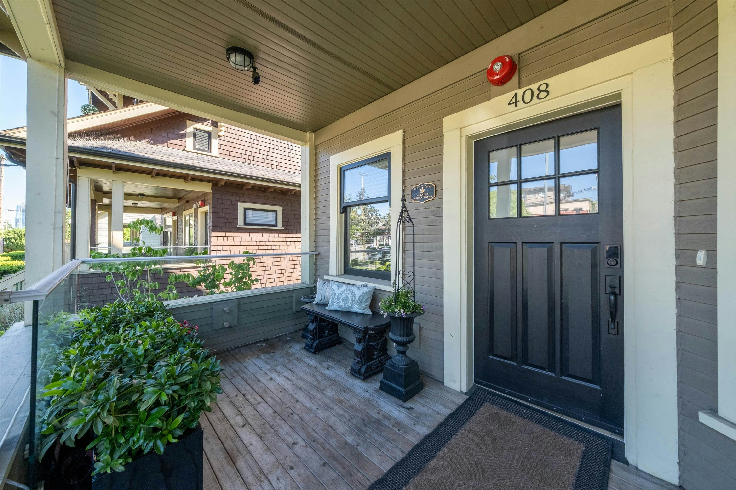 408 Eighth Street, New Westminster, BC, V3M 0K1