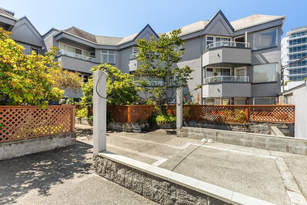 301-925 W.10th Avenue, Vancouver, BC, V5Z 1L9 - 2