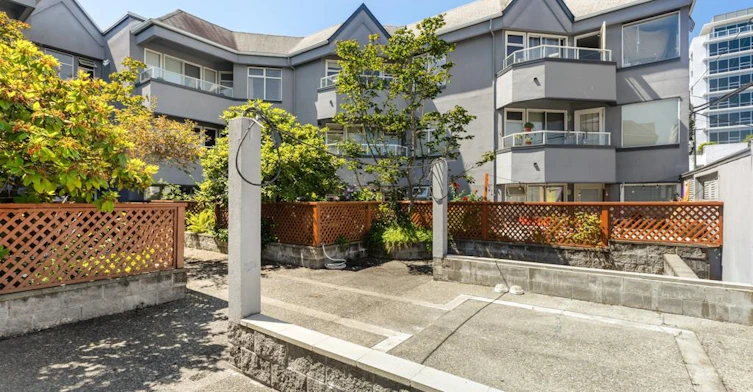 301-925 W.10th Avenue, Vancouver, BC, V5Z 1L9 - 2